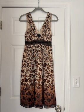 Sleeveless V-Neck Midi Dress in Brown Leopard Print